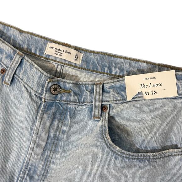 NWT Women's Size 12L/31 Abercrombie & Fitch The Loose High Rise Light Wash Jean - Picture 4 of 7
